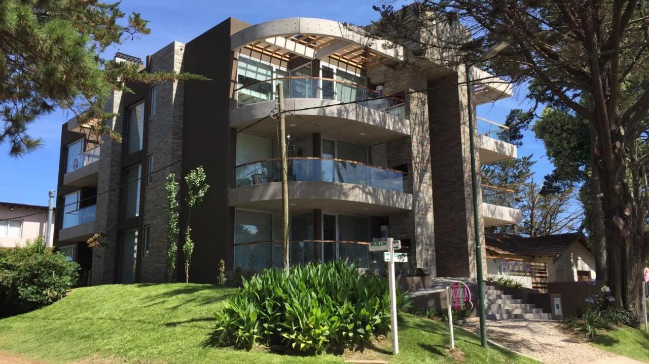 One-Bedroom Apartment,1024044262:JPEG