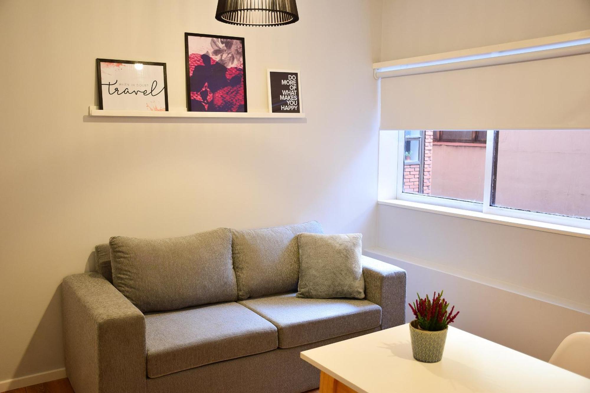 Classic Apartment,1220465152:JPEG
