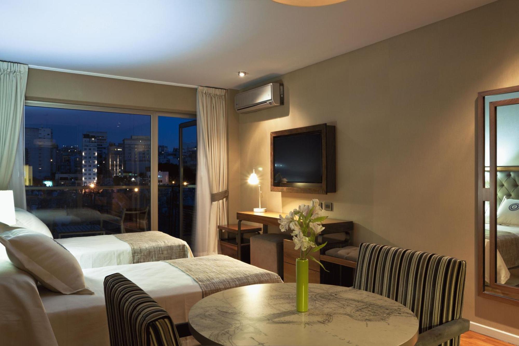 Deluxe Double or Twin Room City View