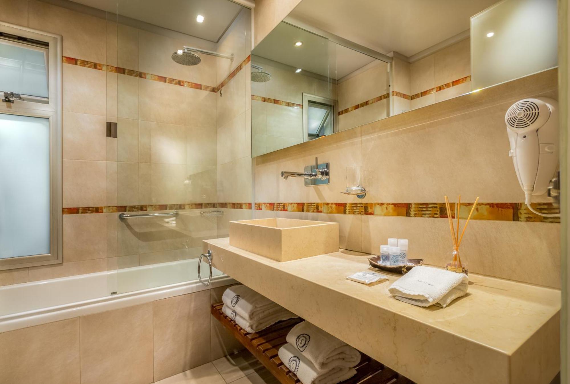 Deluxe Double or Twin Room City View