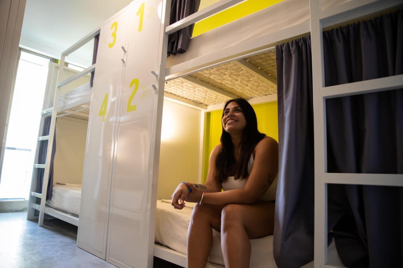 Cama em Dormitório Feminino com 4 Camas