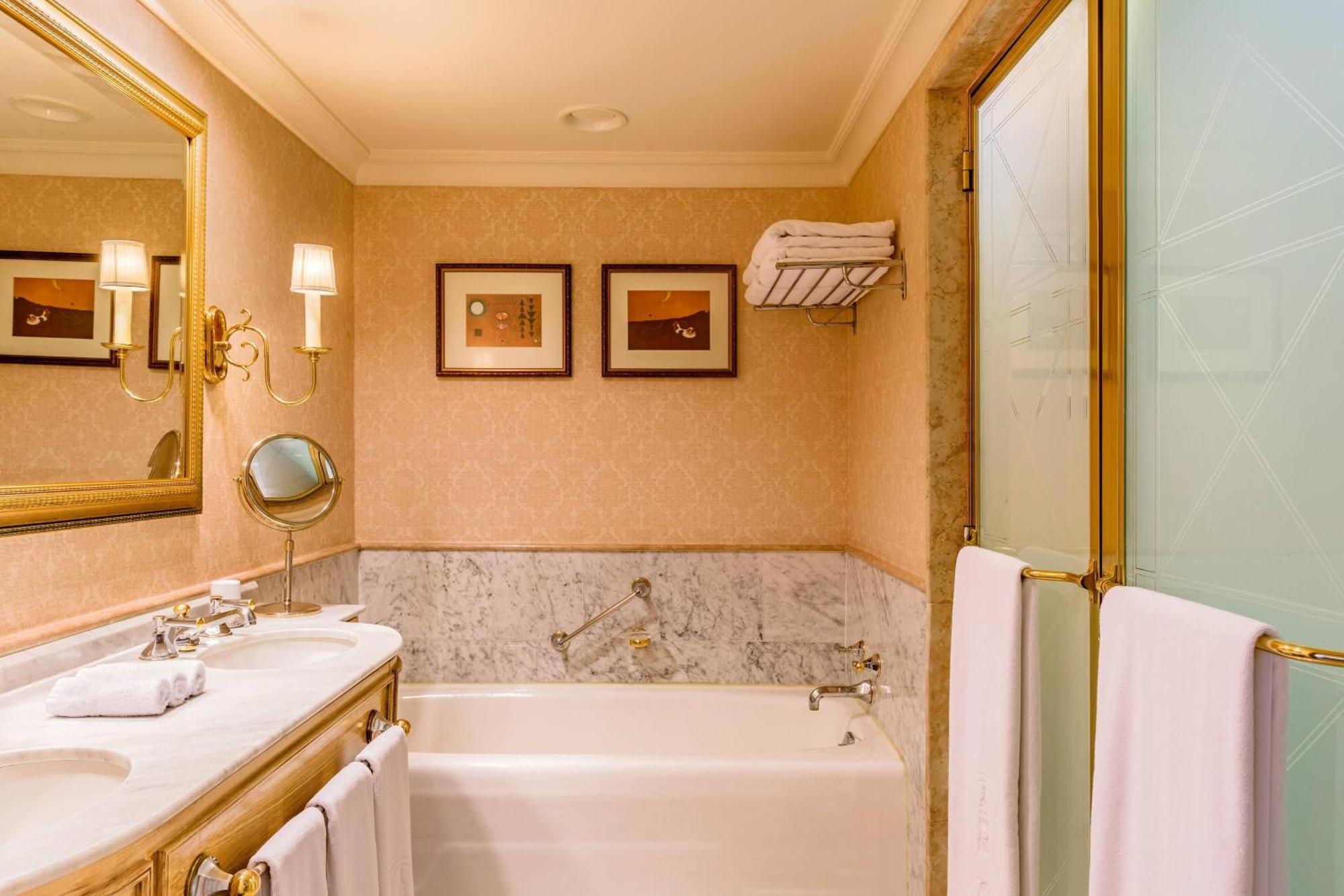 Grand Deluxe Twin Room
