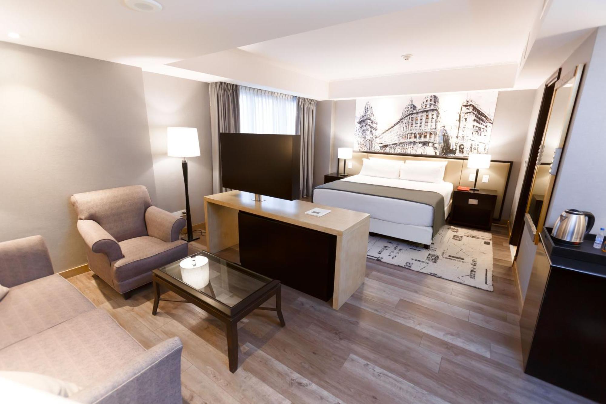 Junior King Suite Seating Area,1587498993:JPEG