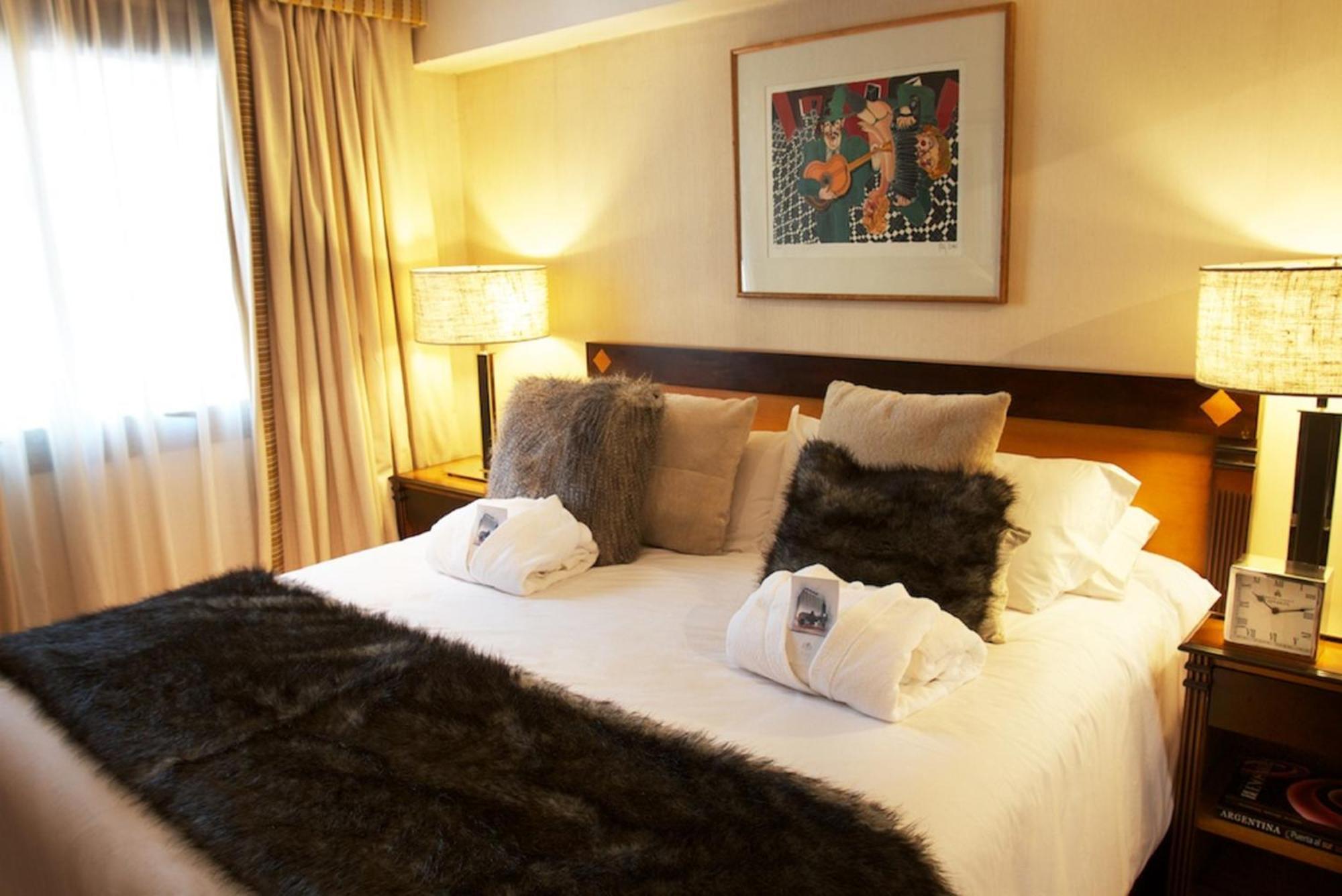 Executive Suite,1591232744:JPEG
