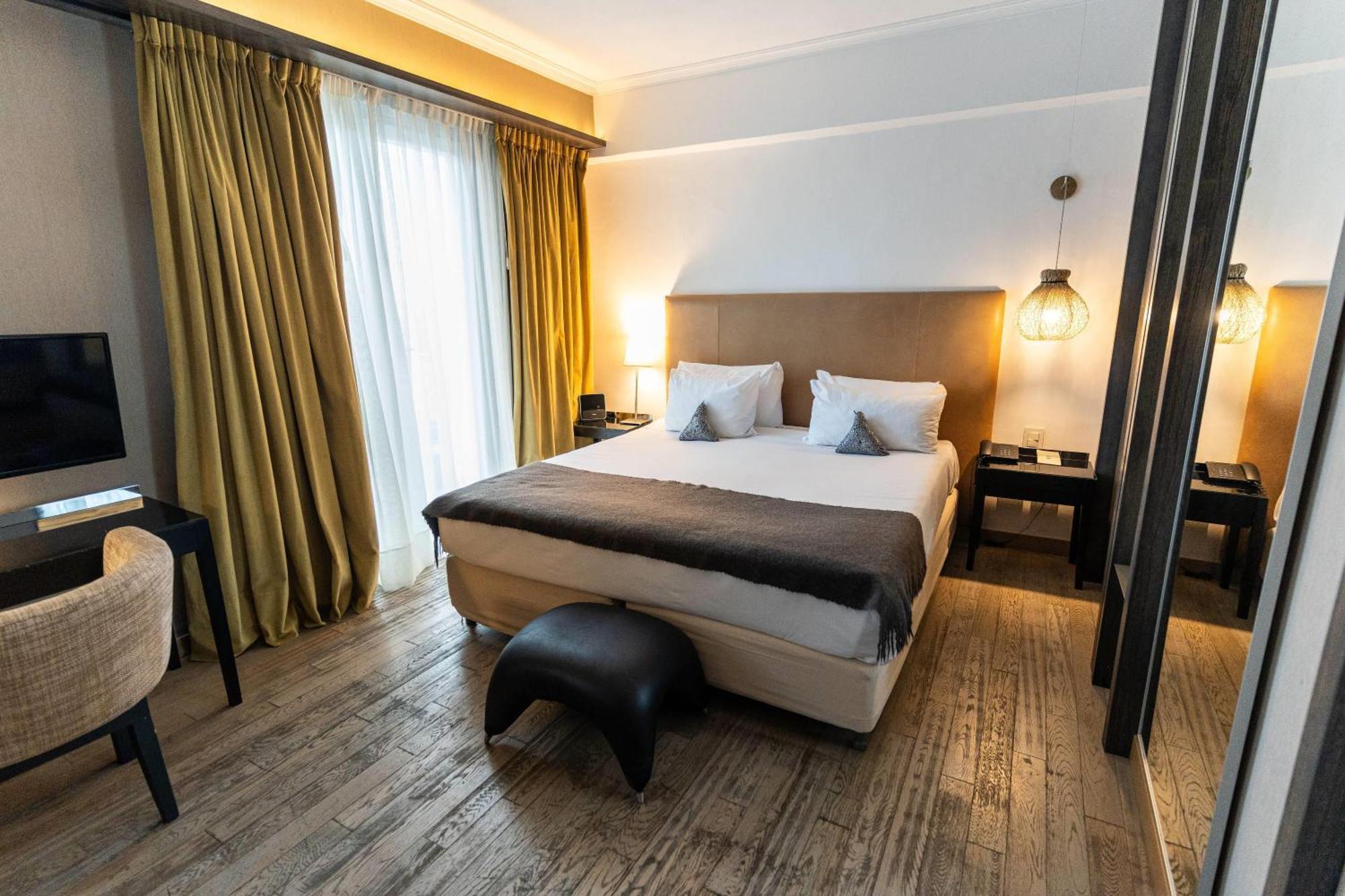 Suite King Bed Street View Non Smoking