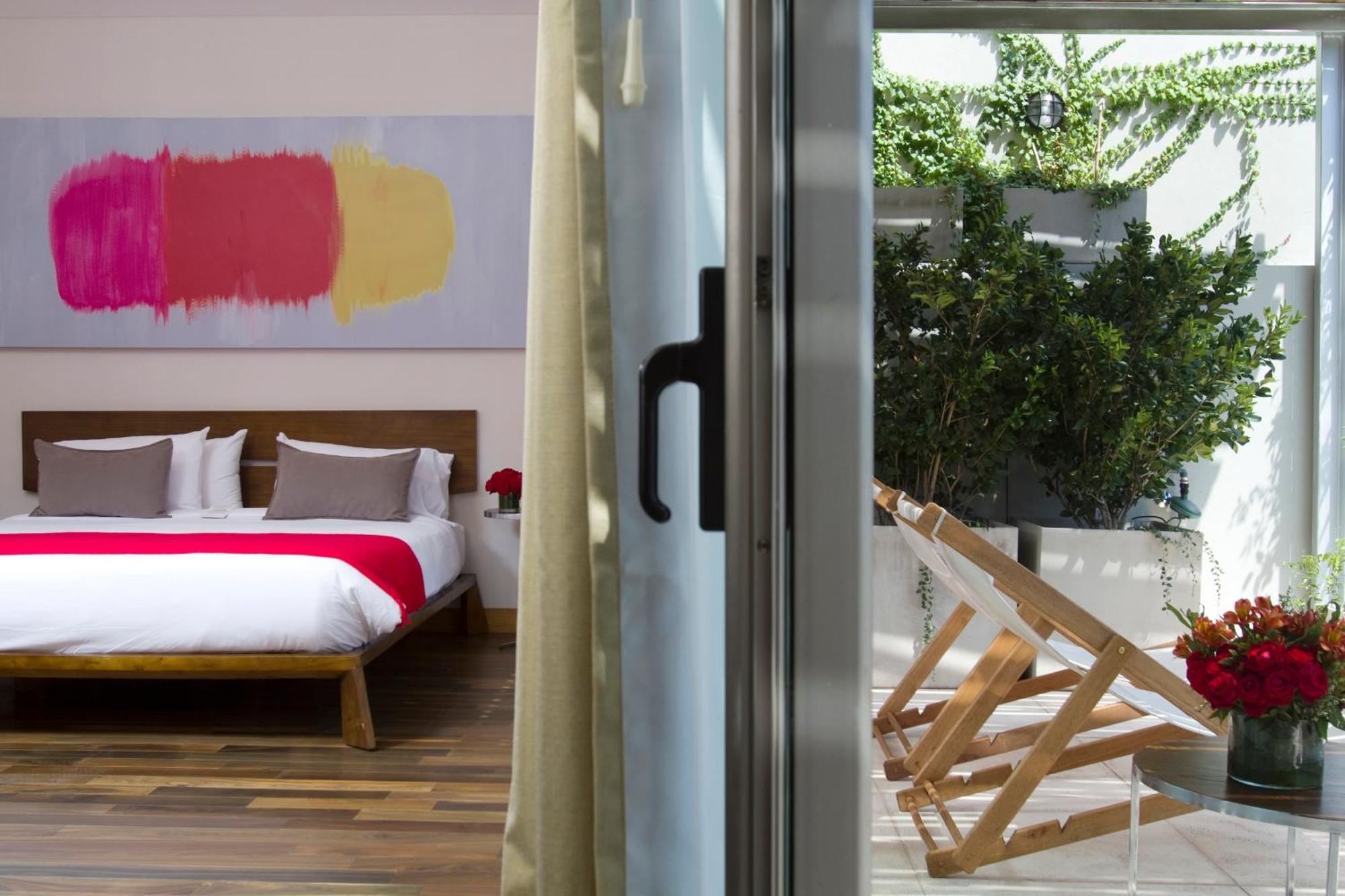 Deluxe One-Bedroom Suite,1571331623:JPEG