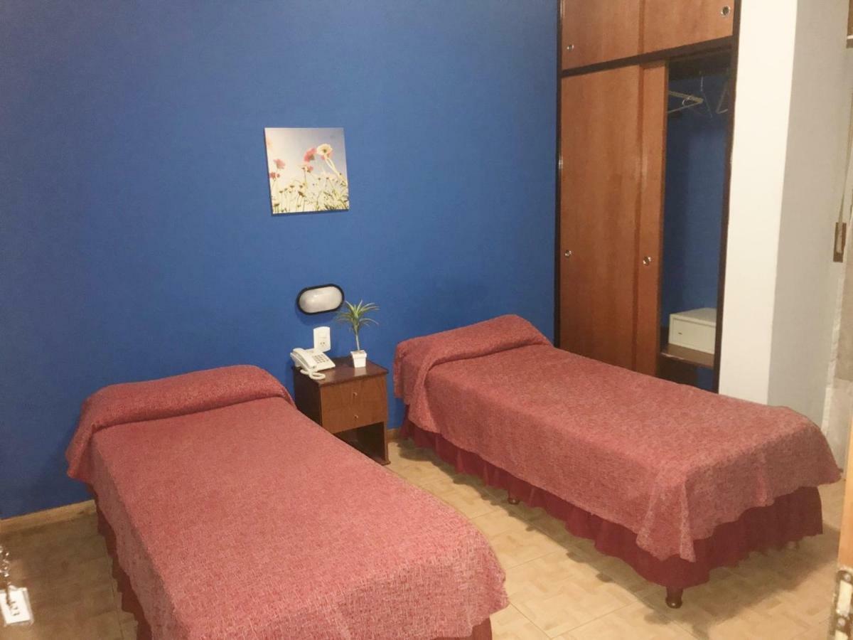 Quarto com Cama de Casal ou 2 de Solteiro