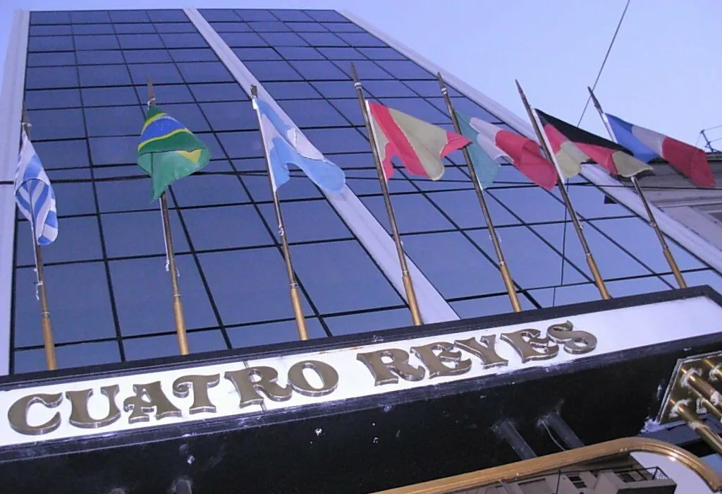 Hotel Cuatro Reyes-1