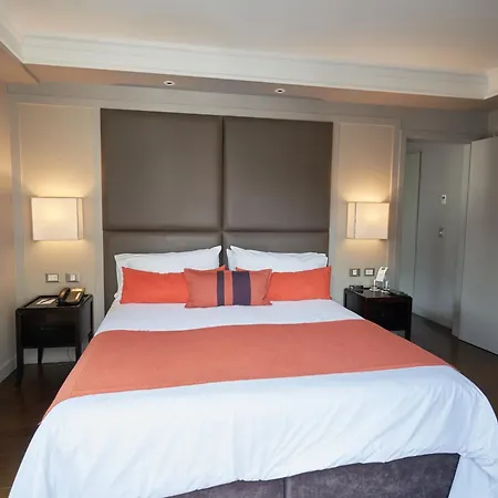 Carles Hotel-2
