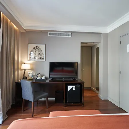 Carles Hotel-3