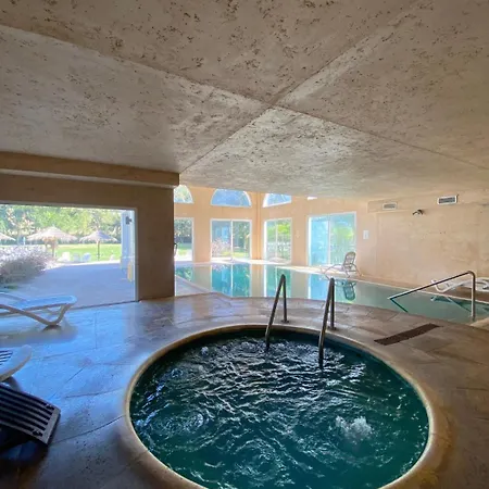 Howard Johnson Pilar Resort Spa & Convention Center-3