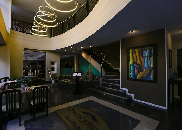 Howard Johnson By Wyndham San Pedro