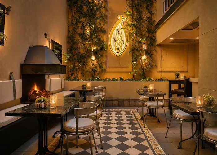 Miravida Soho Hotel & Wine Bar