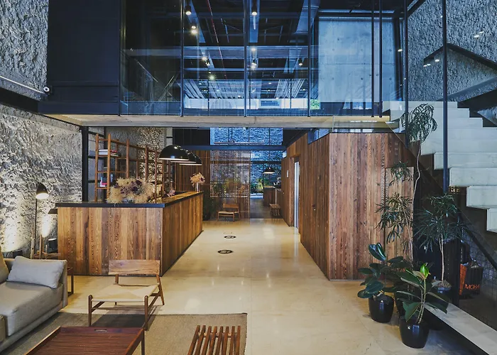 Aq Tailored Suites